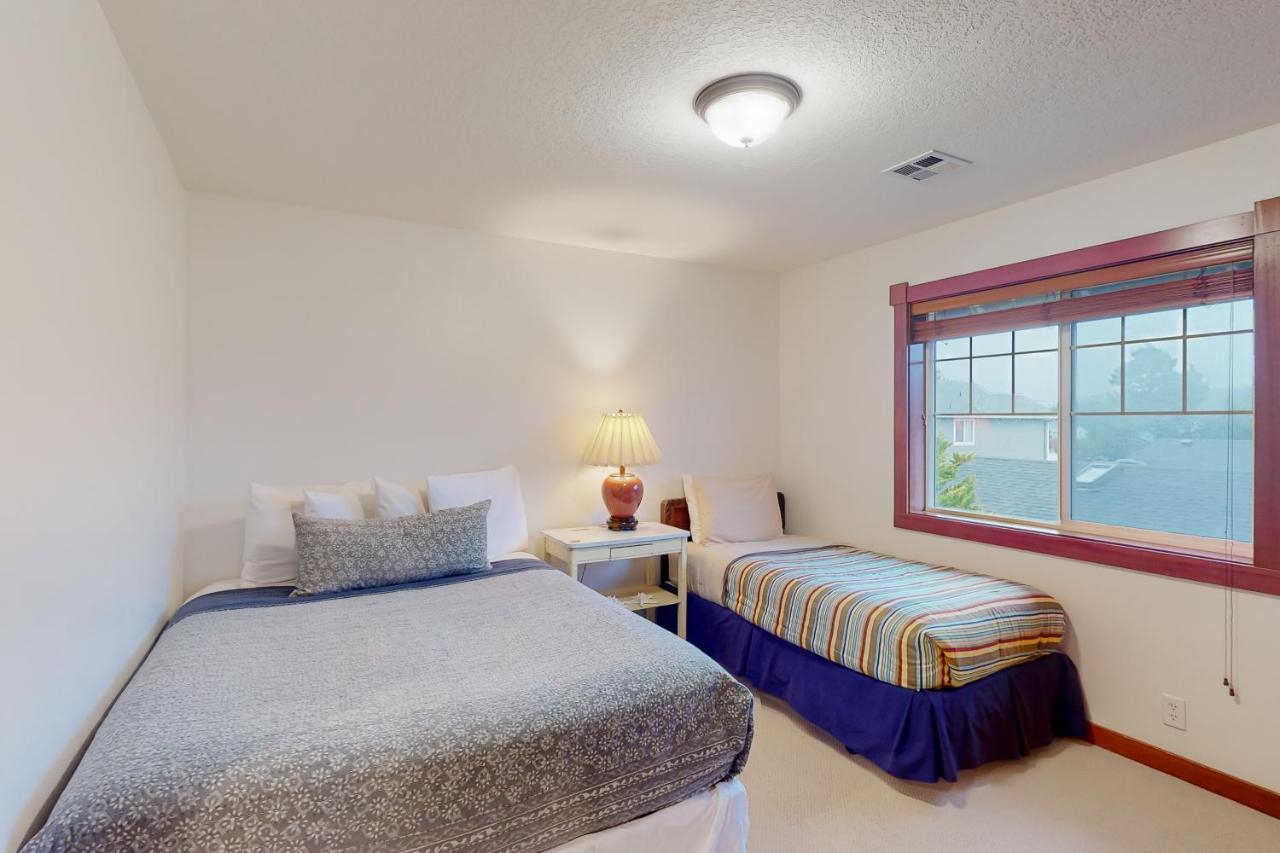 Riverhouse Seaside